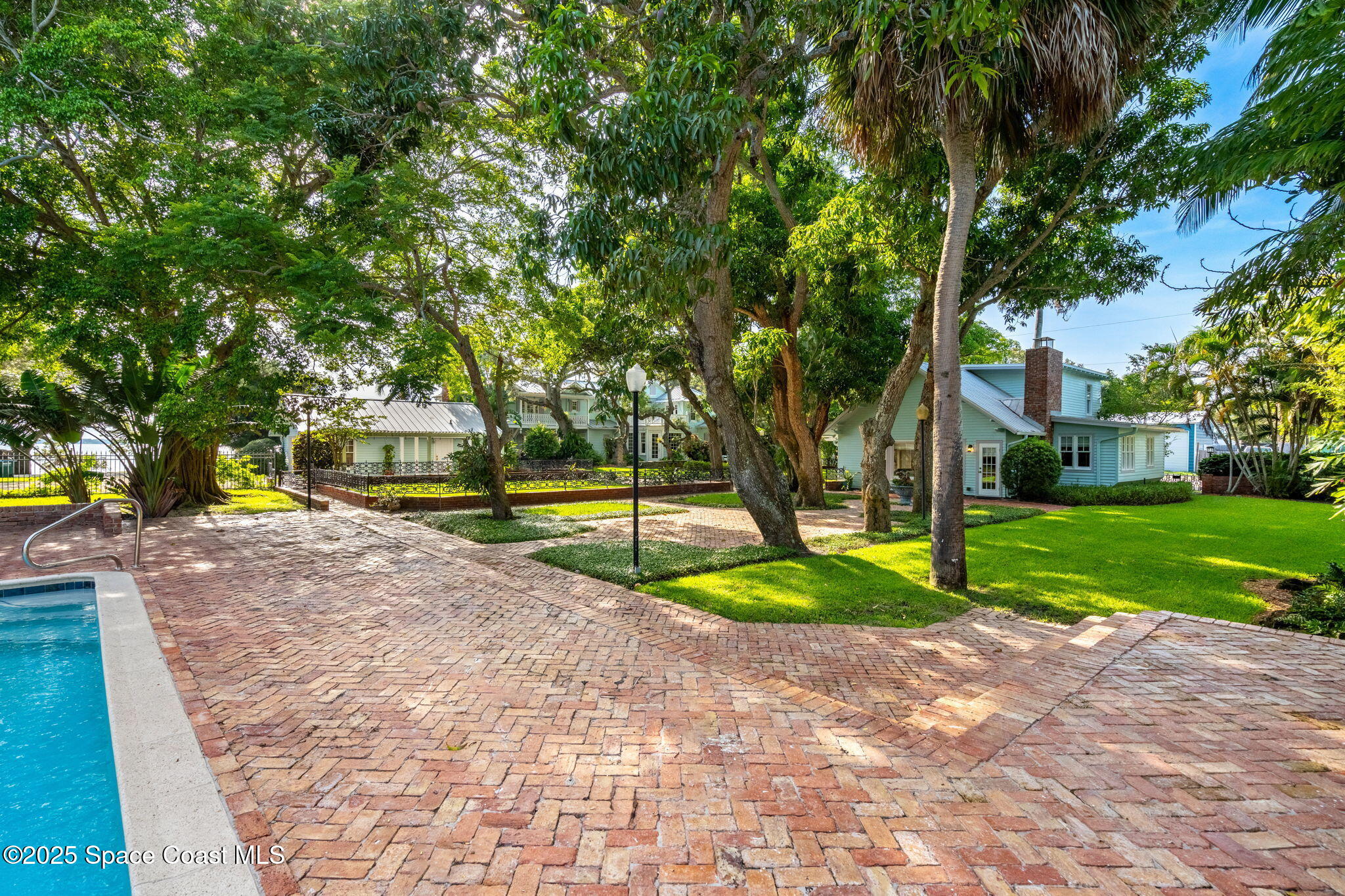 1101 River Road