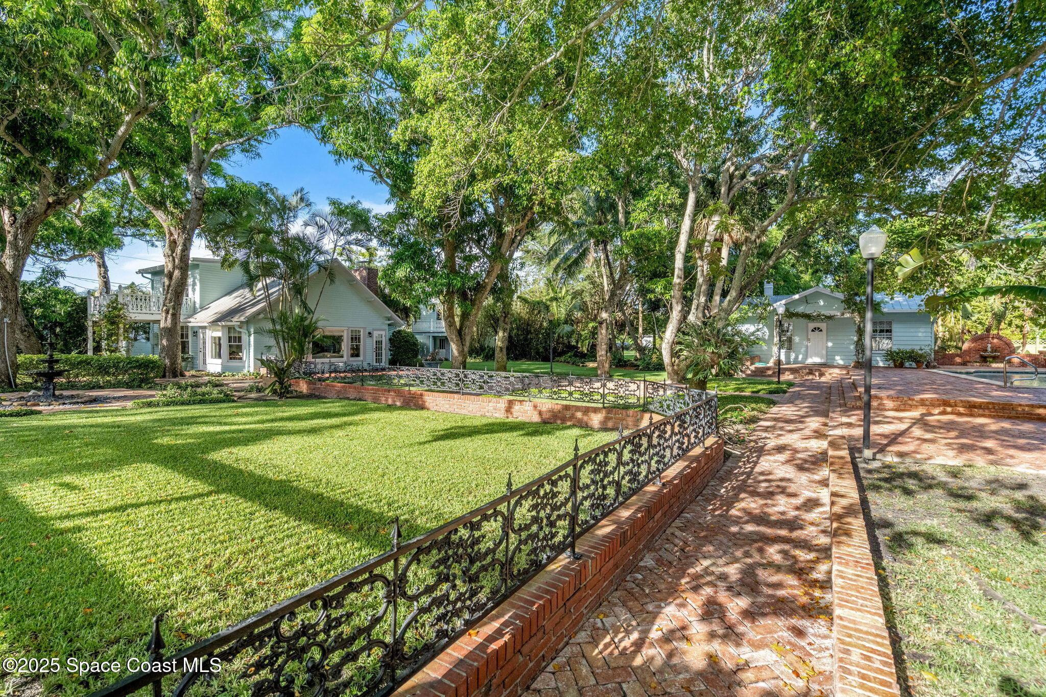 1101 River Road