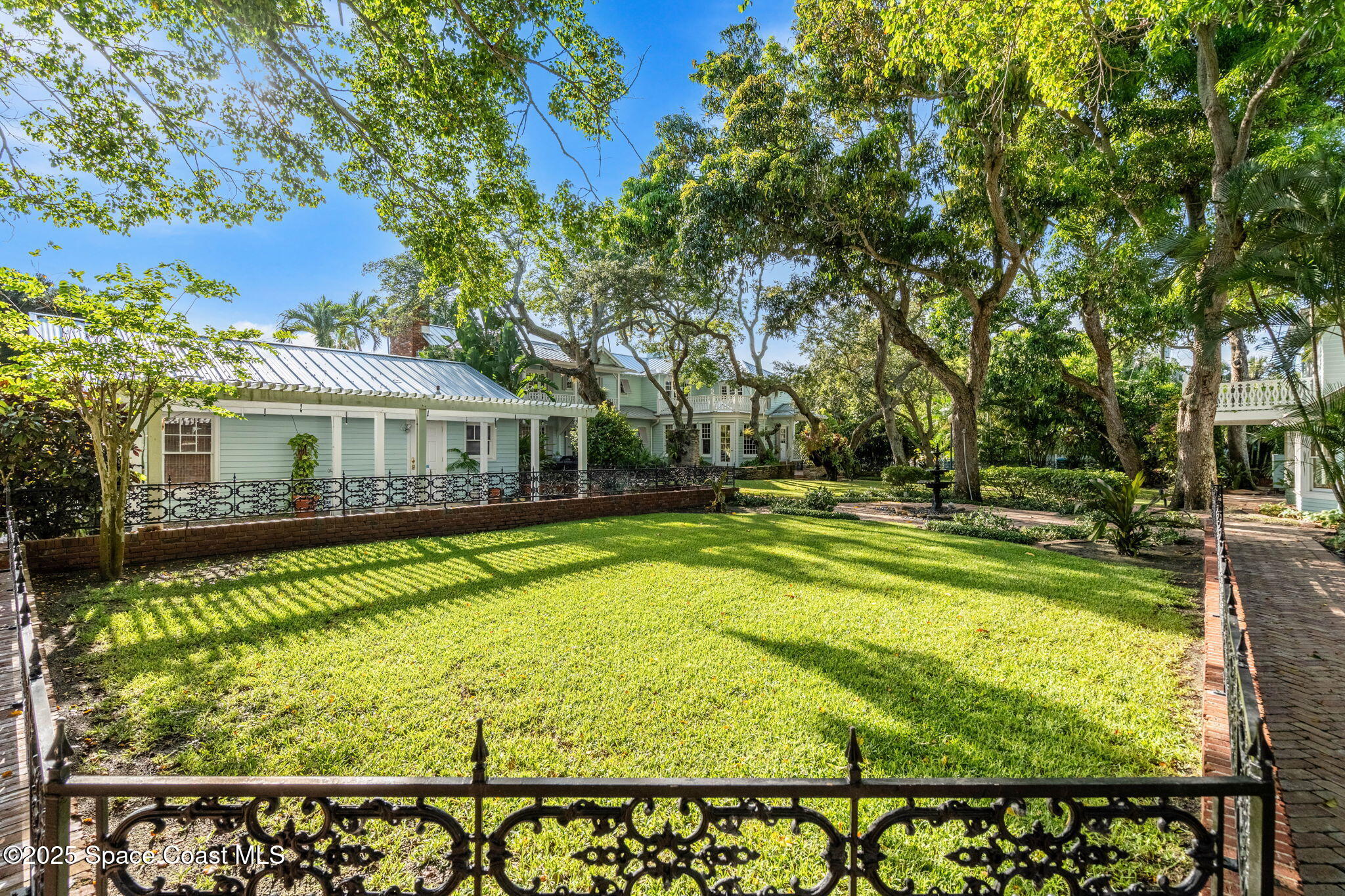 1101 River Road