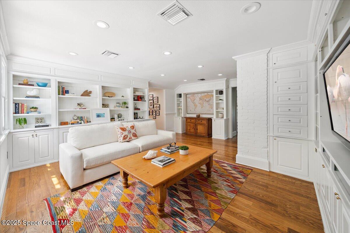 1101 River Road