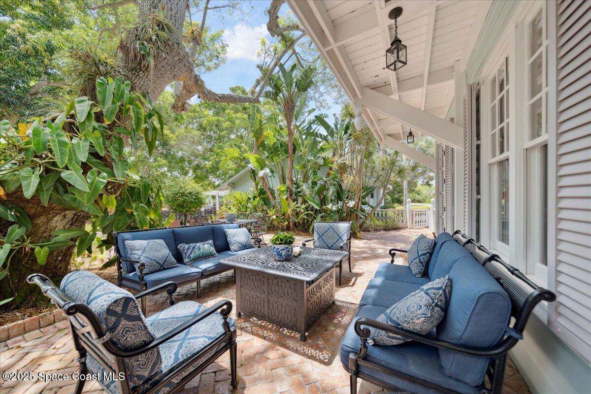 1101 River Road