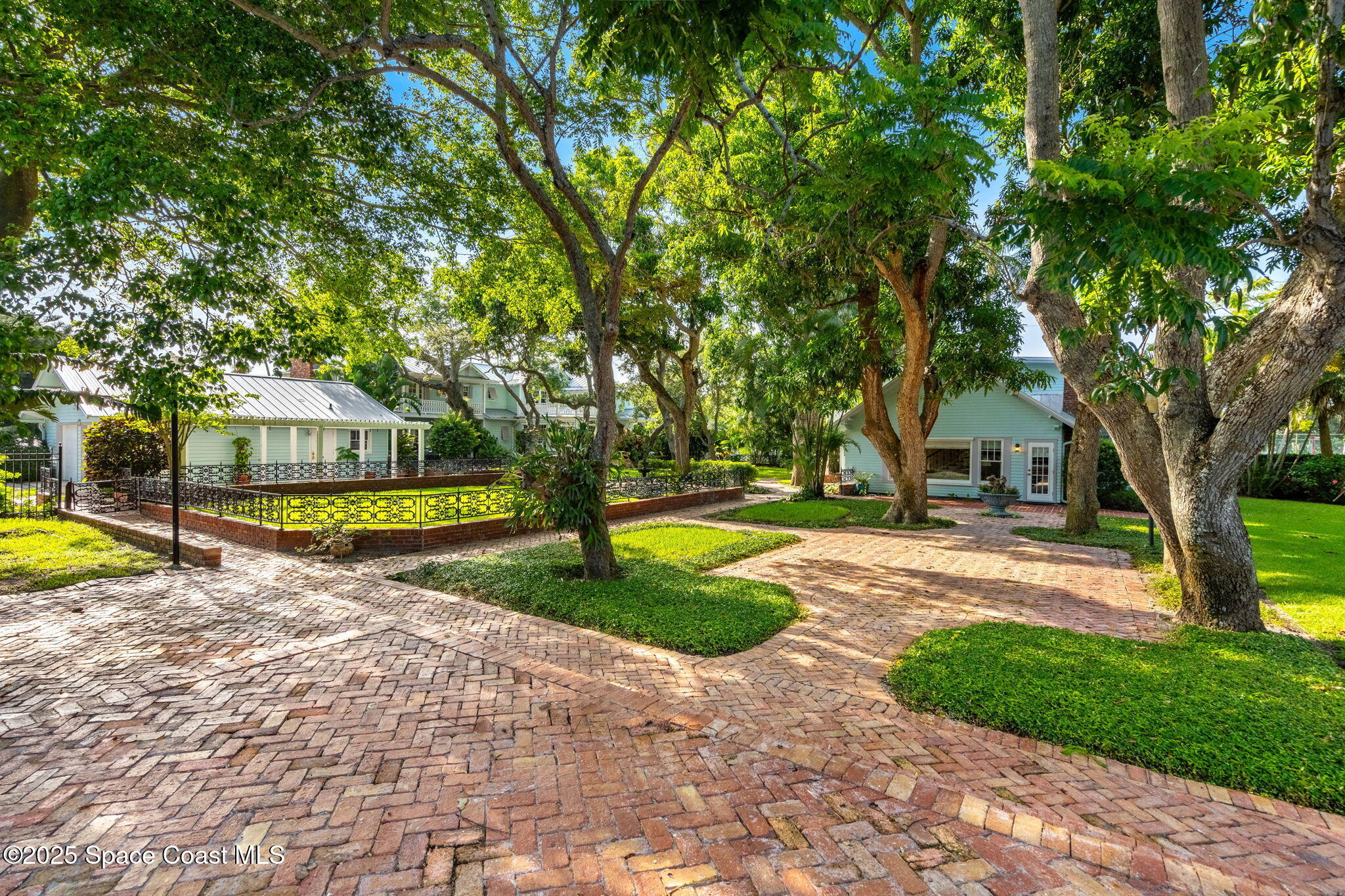 1101 River Road