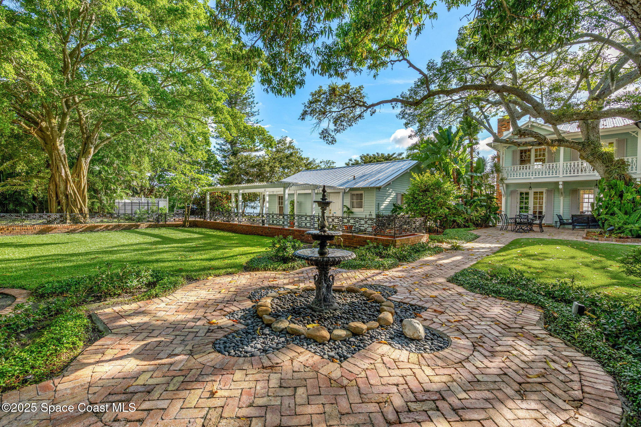 1101 River Road