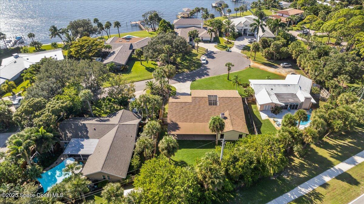 338 Coral Way W