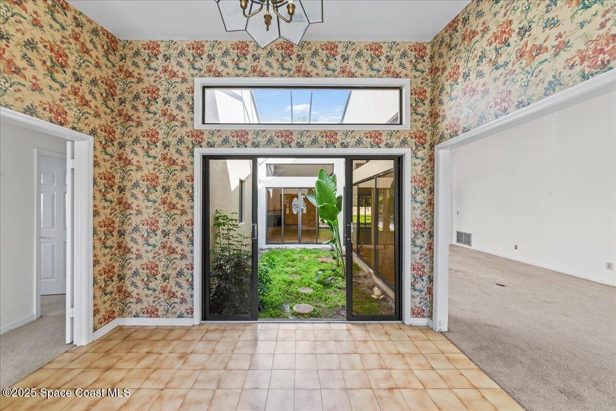 338 Coral Way W