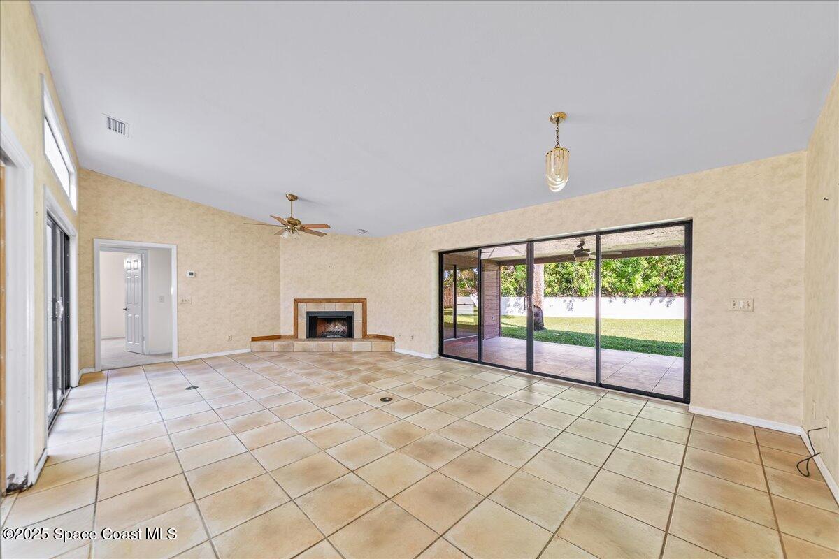 338 Coral Way W