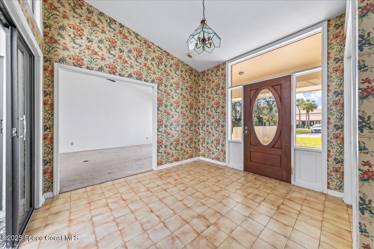 338 Coral Way W