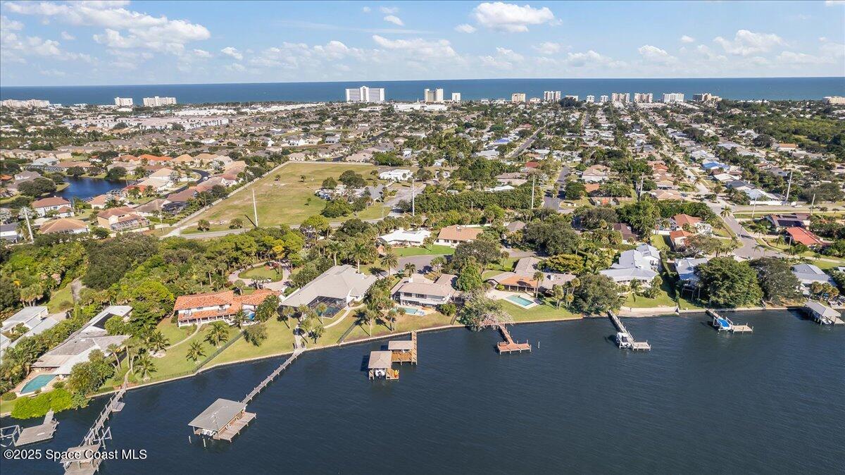338 Coral Way W