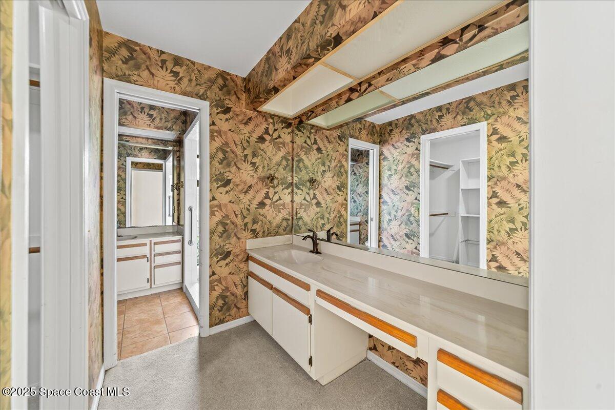 338 Coral Way W