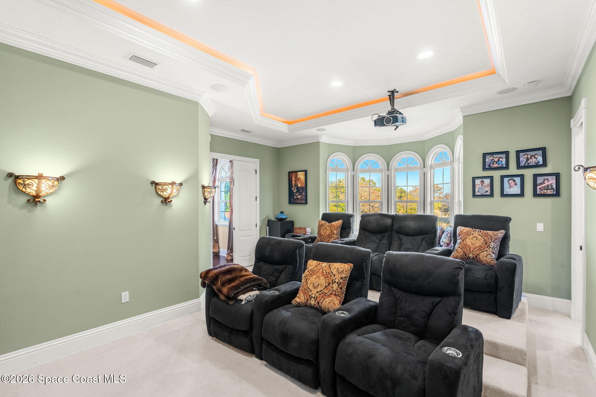 4760 Honeyridge Lane
