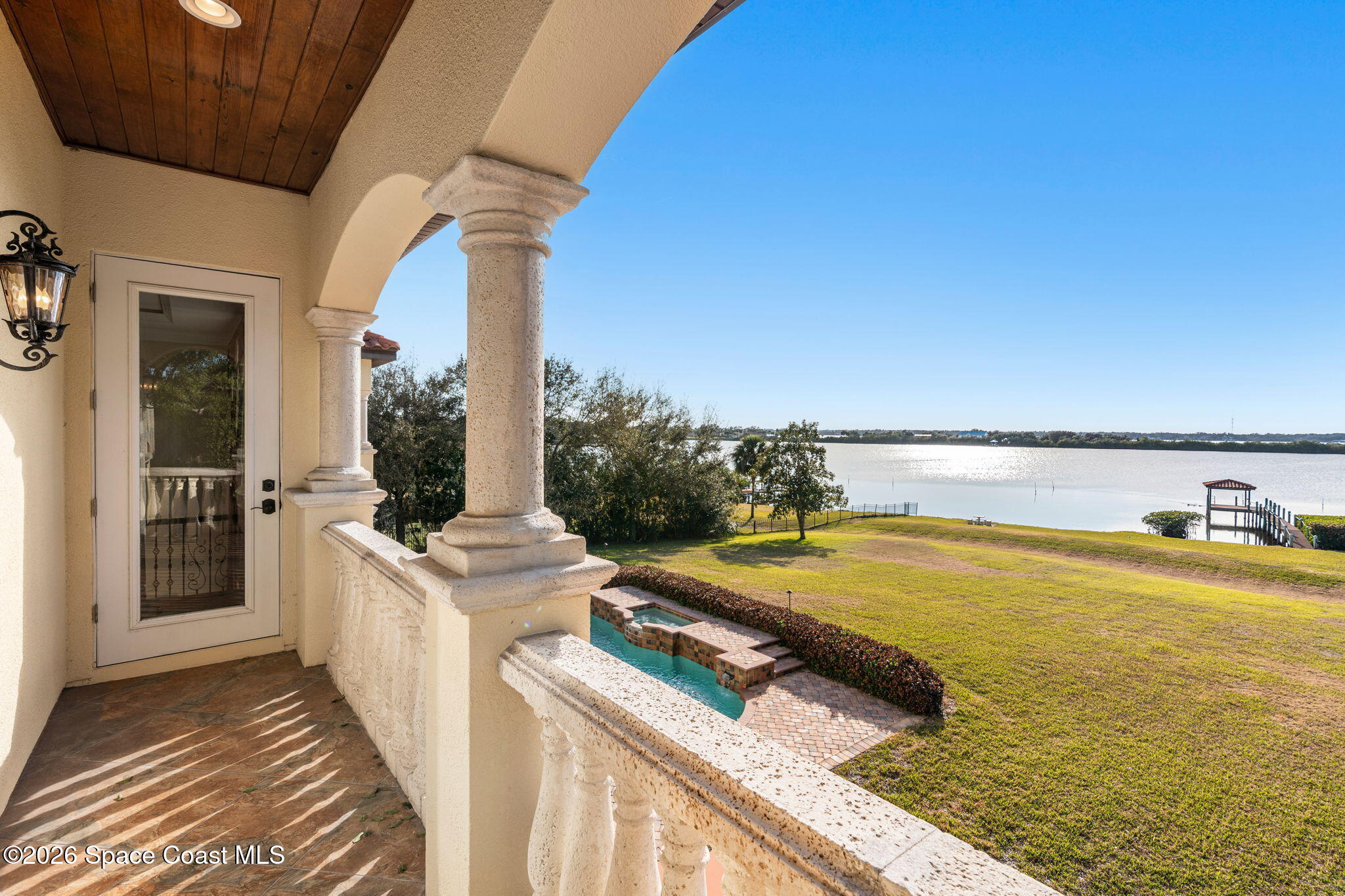 4760 Honeyridge Lane