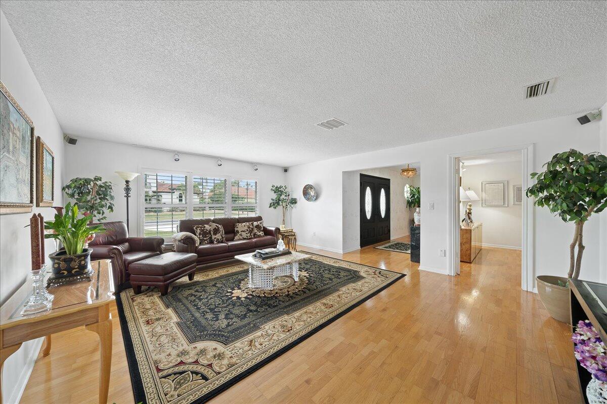 716 Malibu Lane