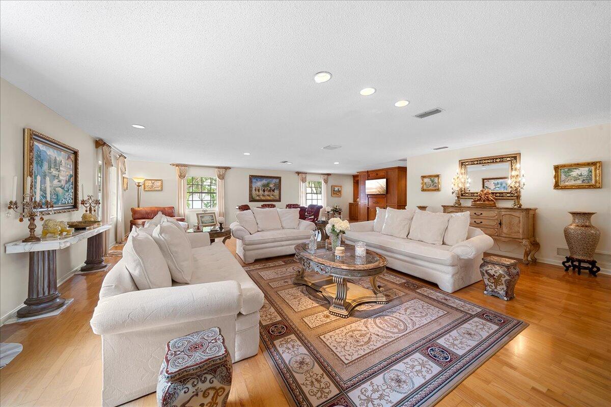 716 Malibu Lane