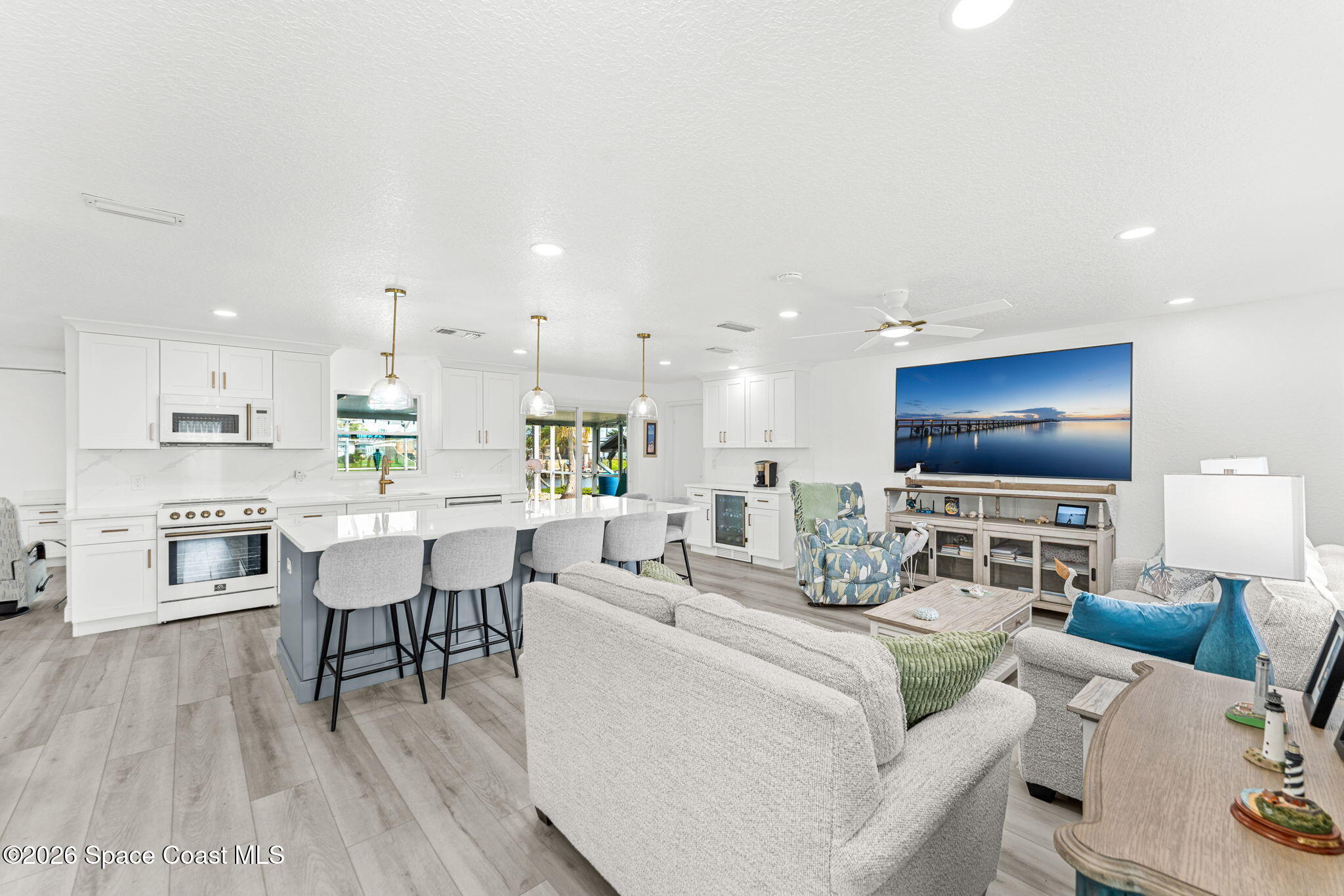360 Diana Boulevard