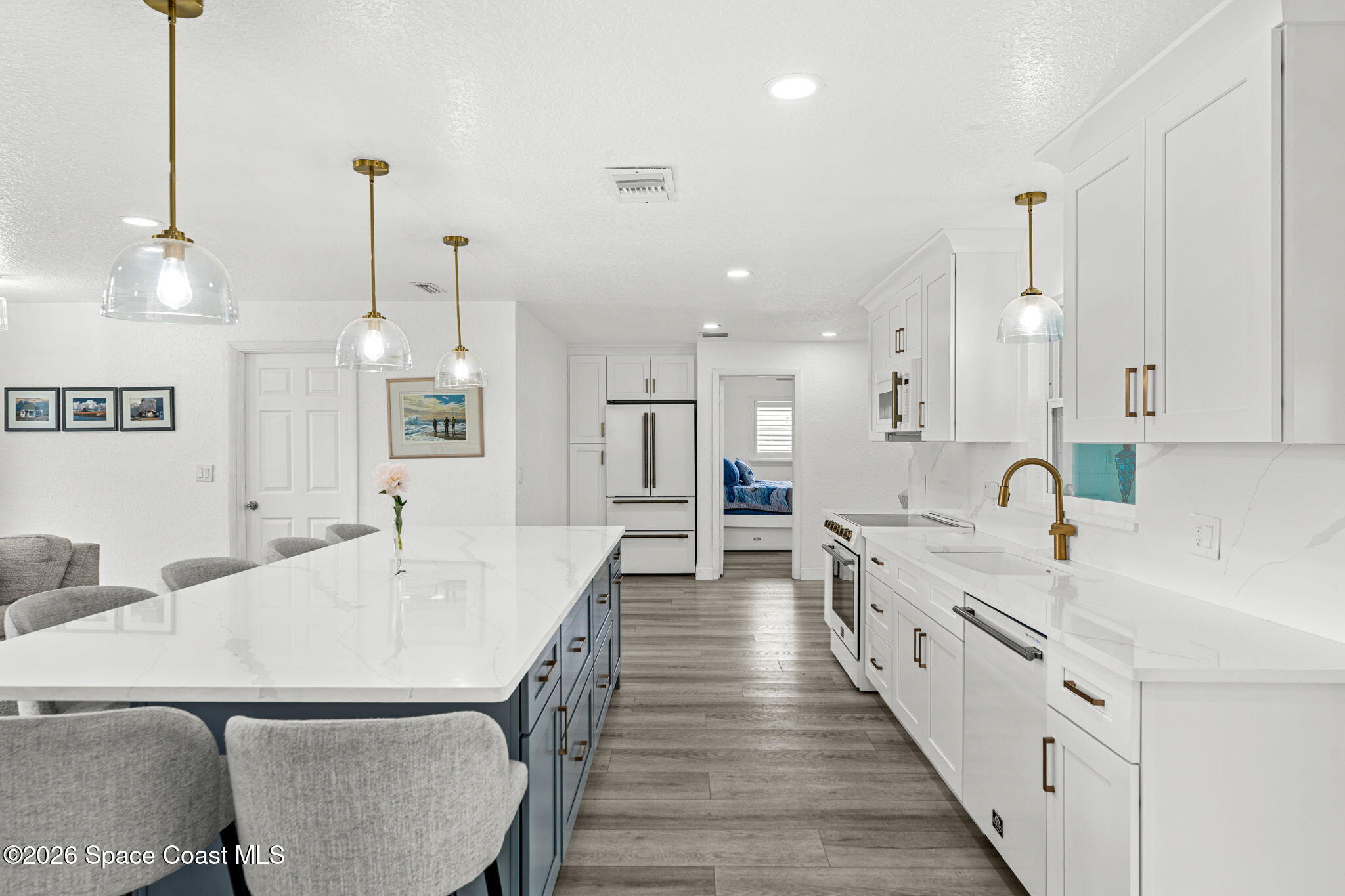 360 Diana Boulevard
