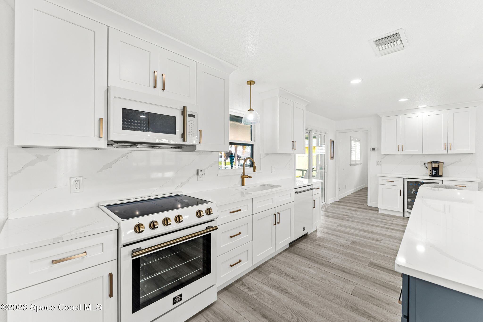 360 Diana Boulevard