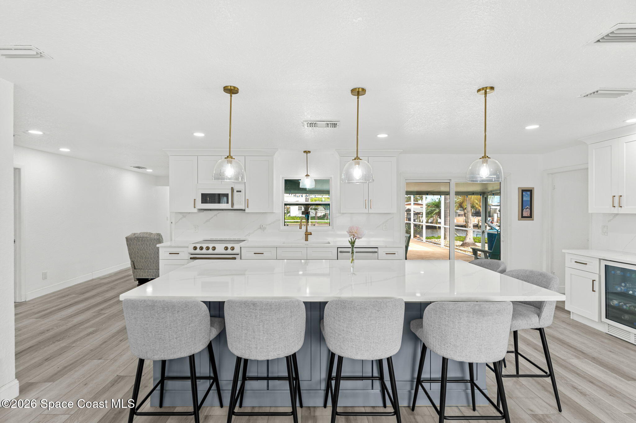 360 Diana Boulevard