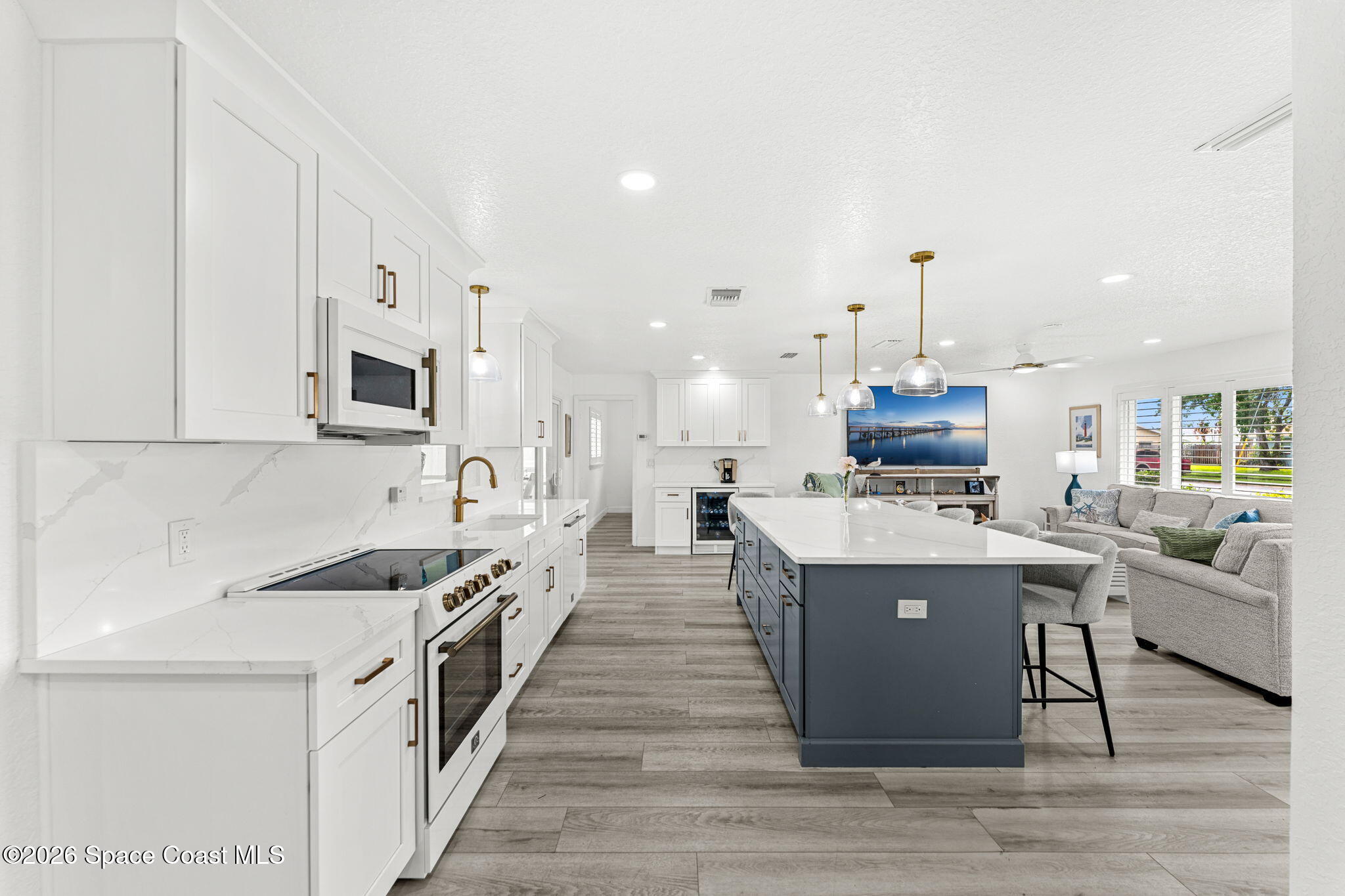 360 Diana Boulevard