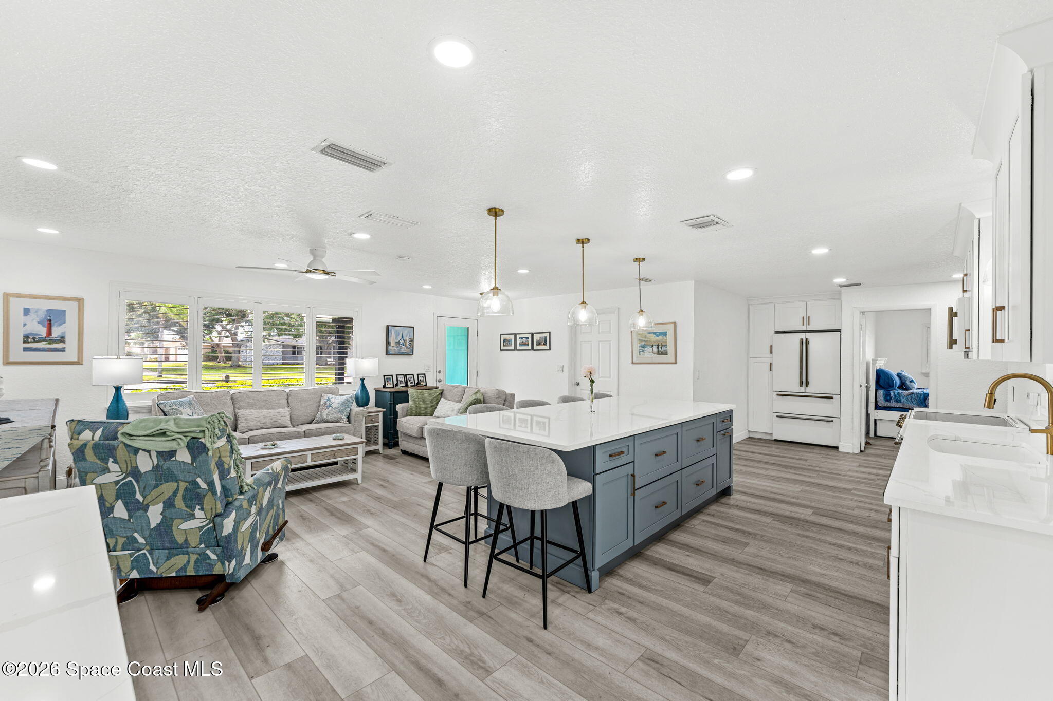 360 Diana Boulevard