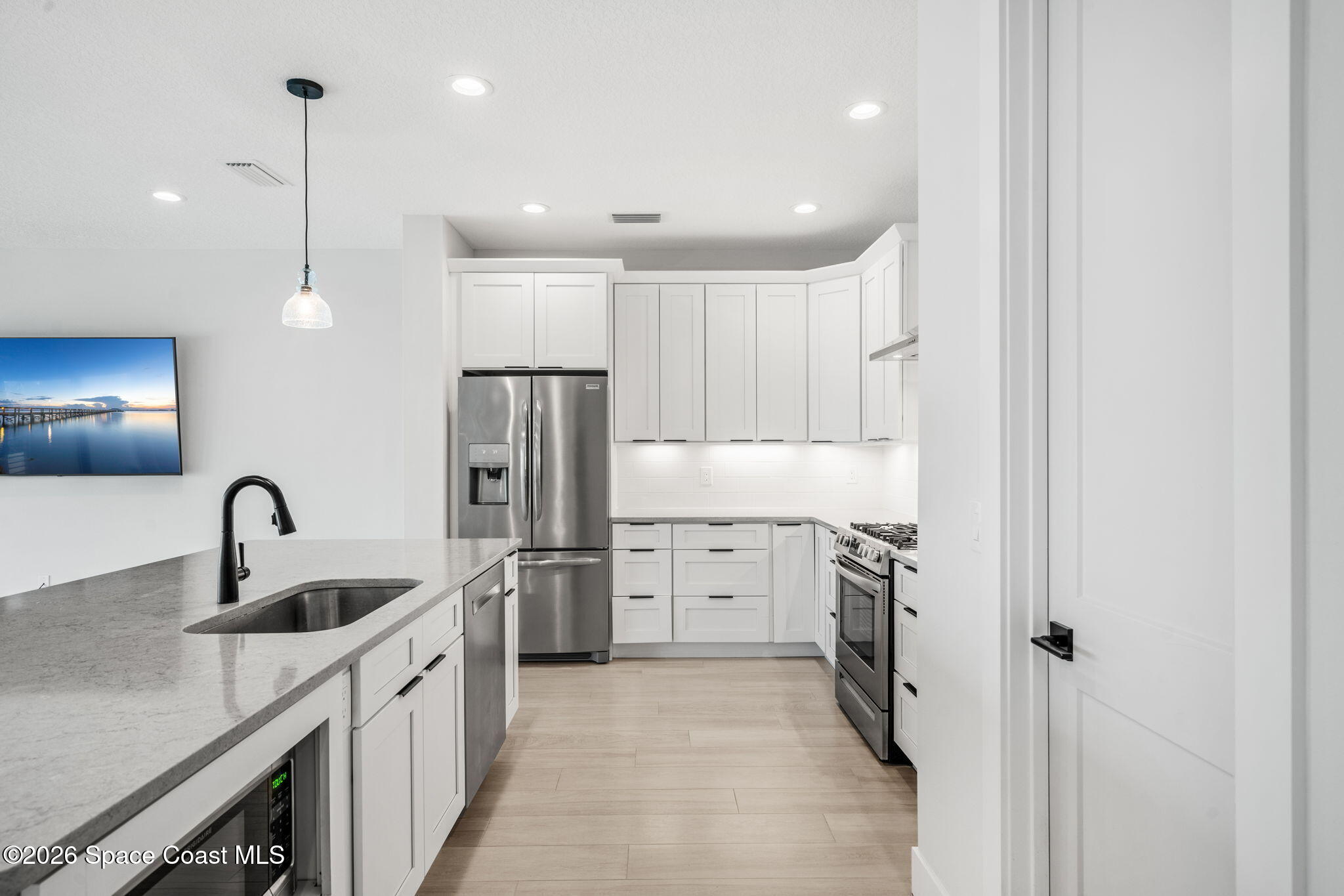 223 6th Avenue