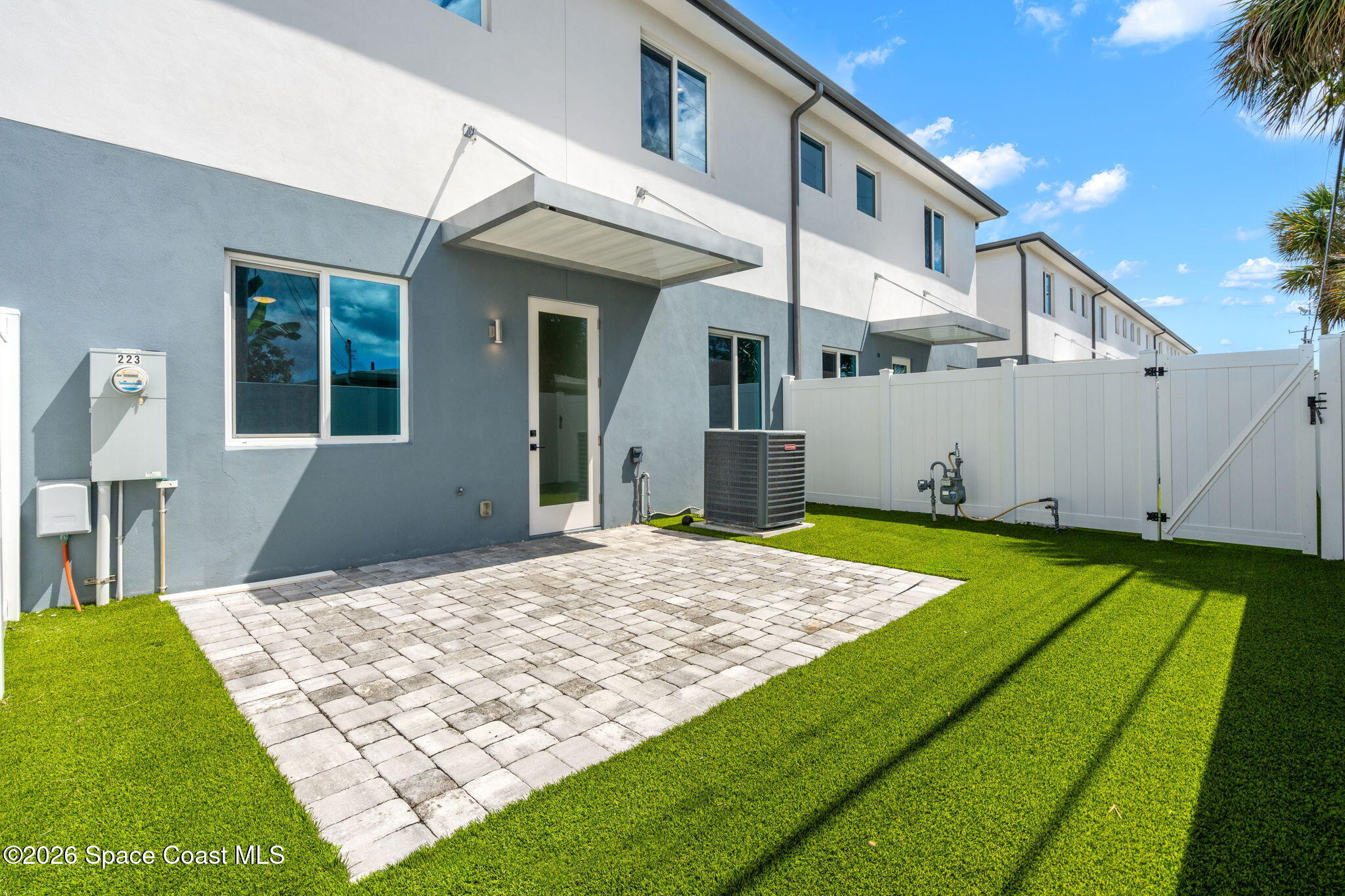 223 6th Avenue