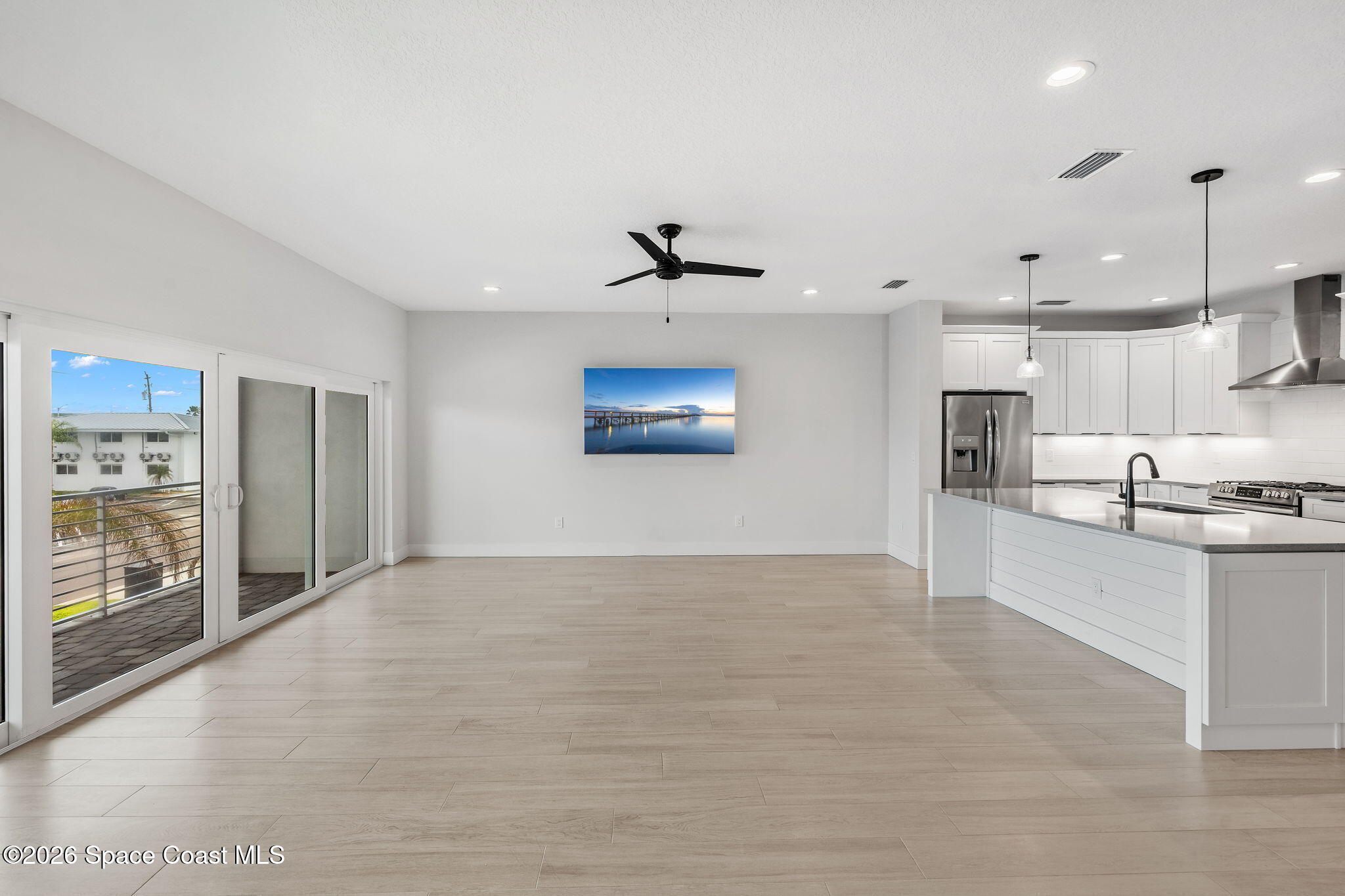 223 6th Avenue