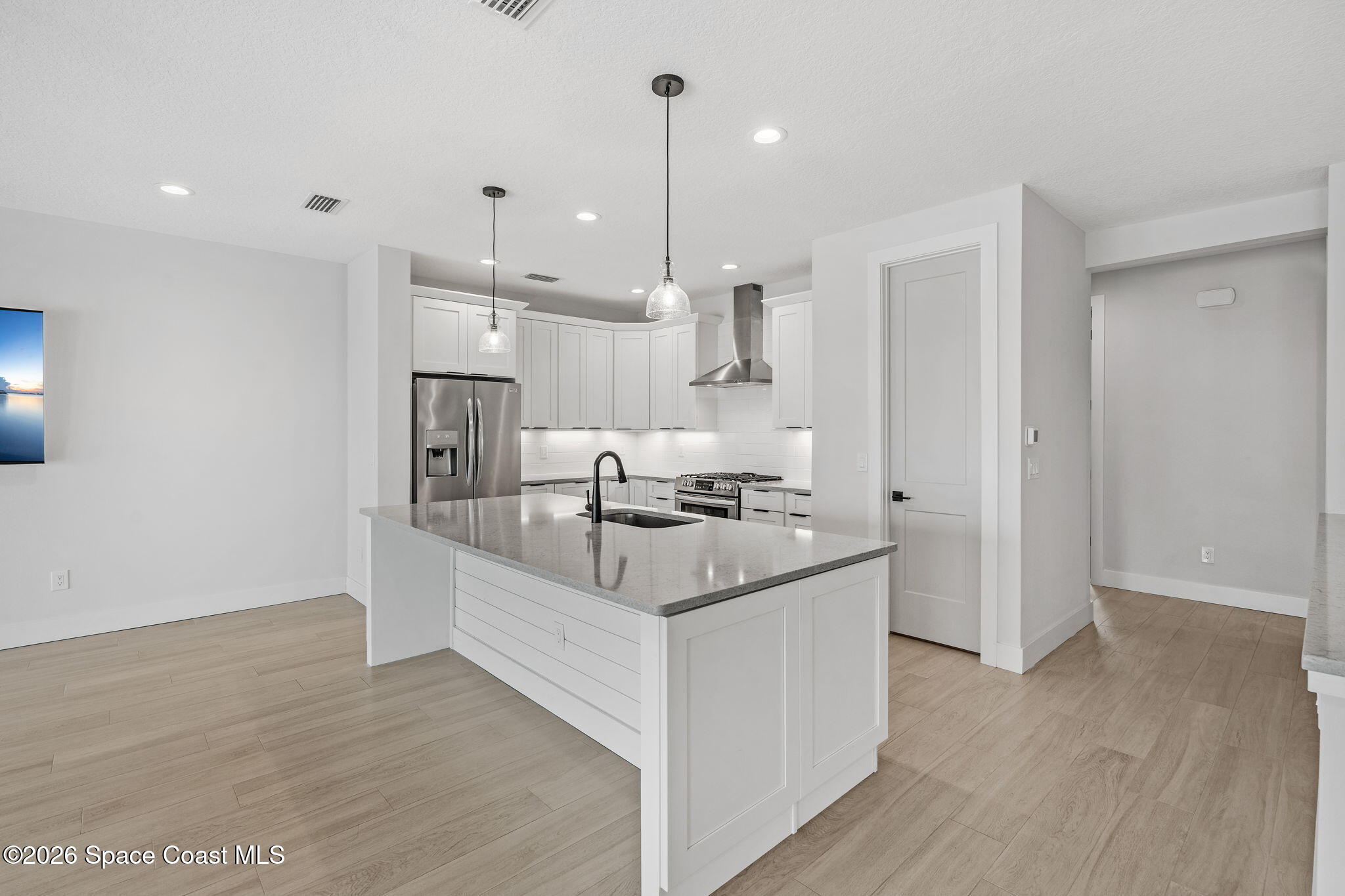 223 6th Avenue