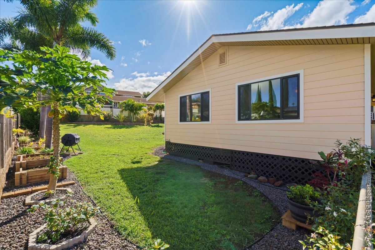 165 Hololani St
