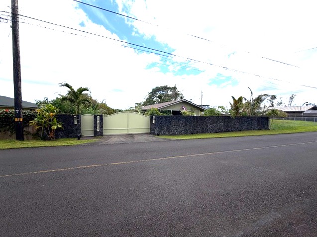 16-2099 SILVERSWORD DR