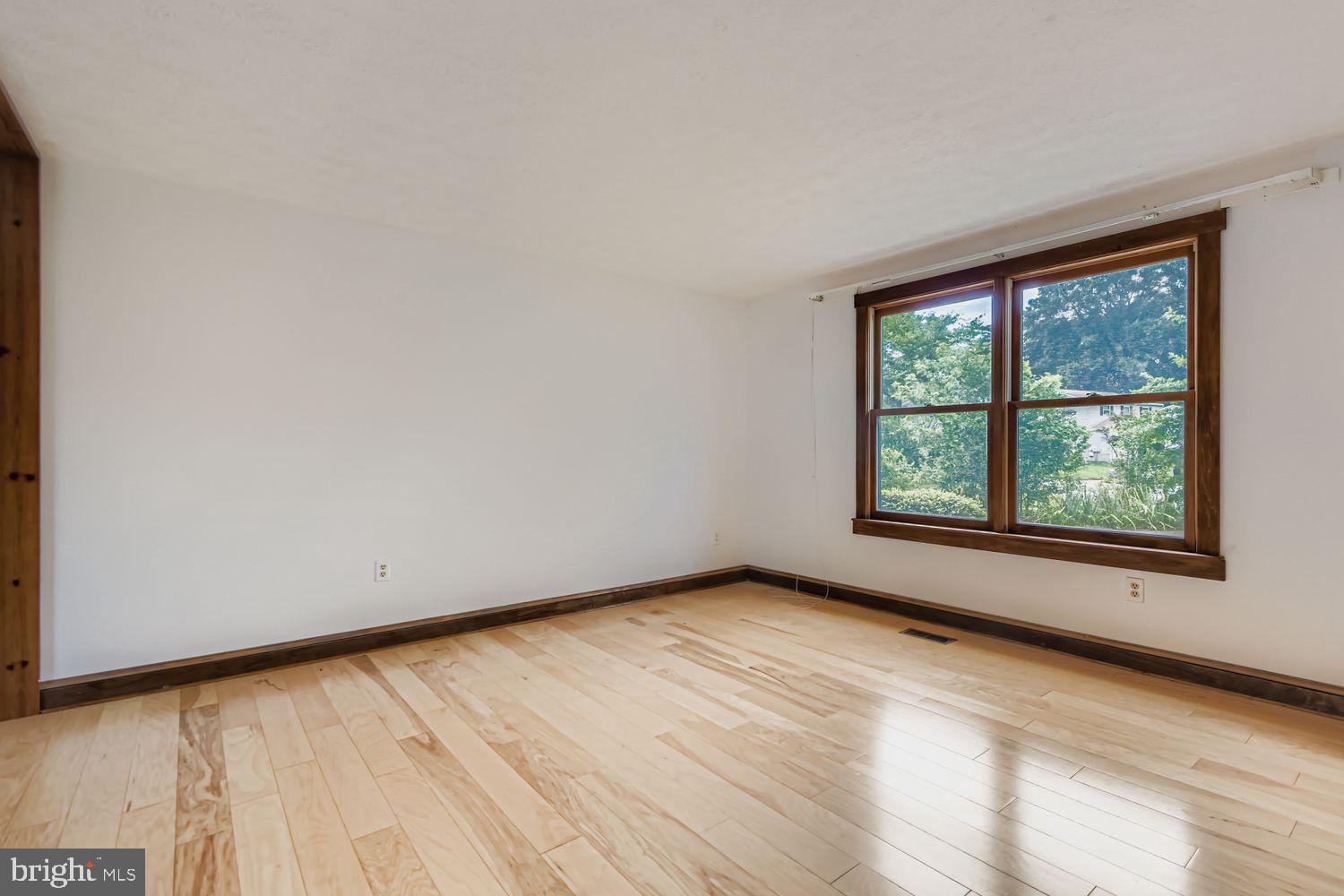 7735 LEASIDE COURT