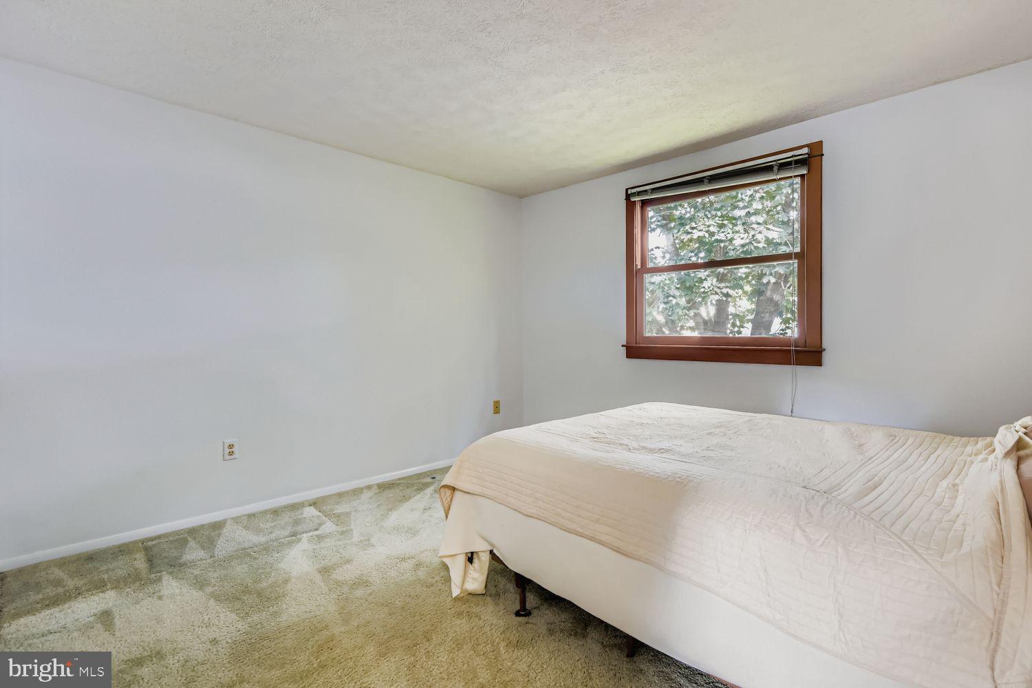 7735 LEASIDE COURT