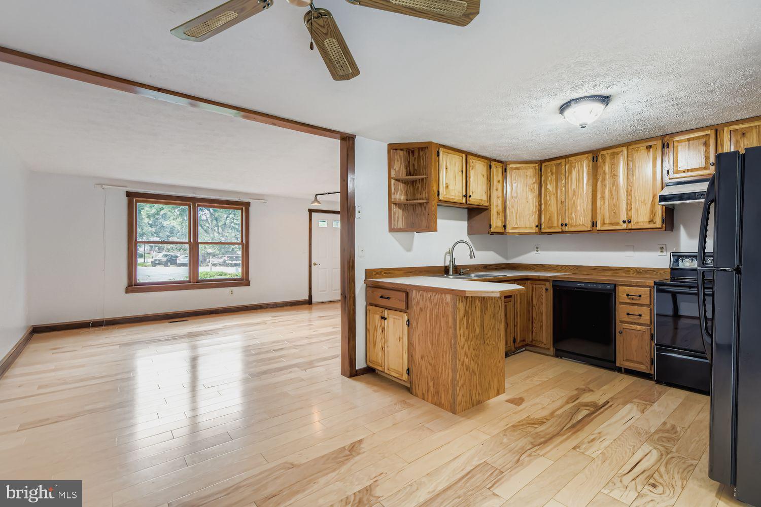 7735 LEASIDE COURT