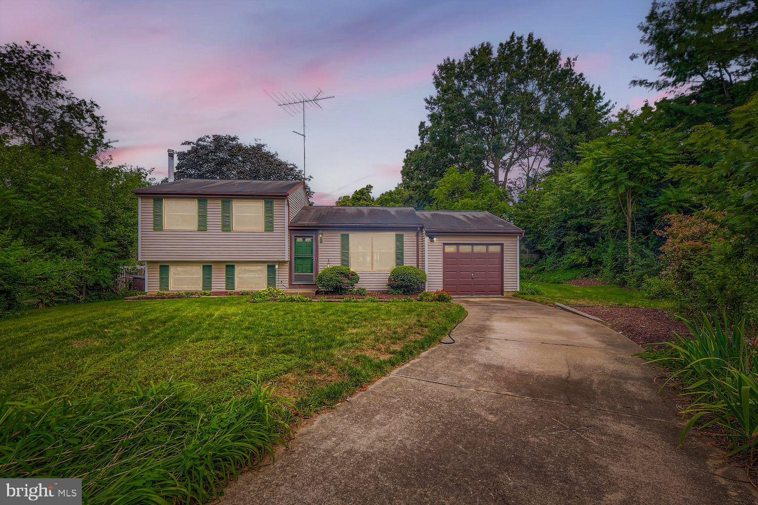 7735 LEASIDE COURT