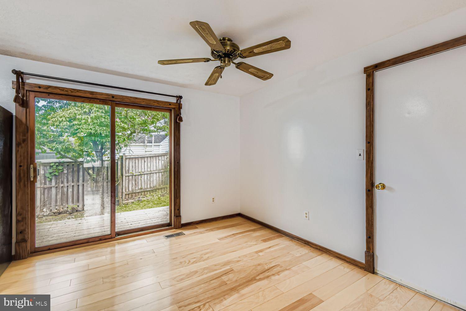 7735 LEASIDE COURT