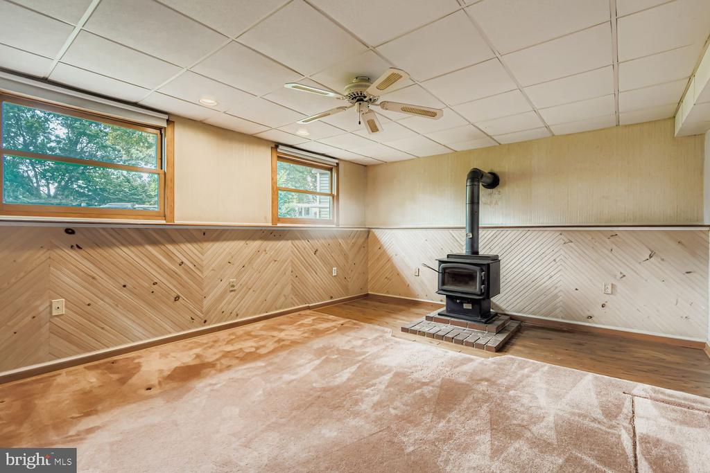 7735 LEASIDE COURT
