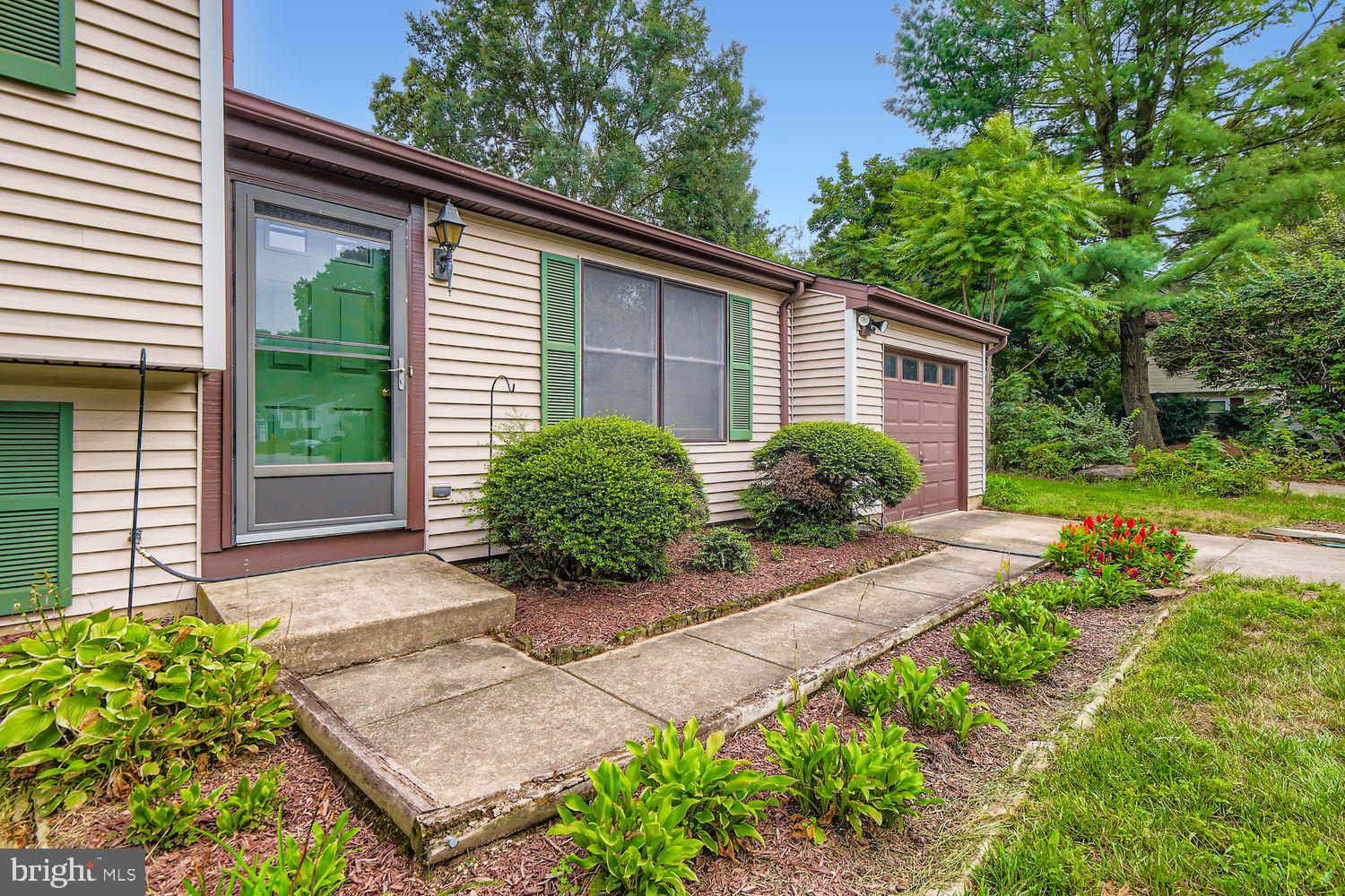 7735 LEASIDE COURT
