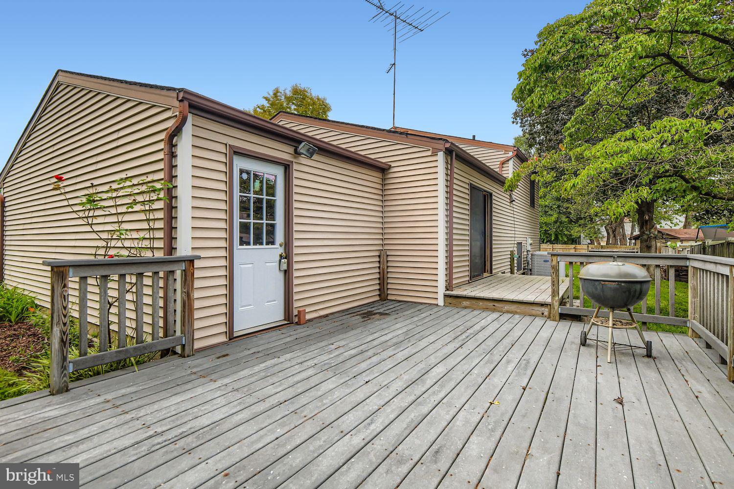 7735 LEASIDE COURT