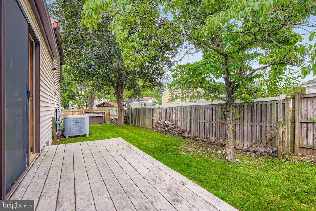 7735 LEASIDE COURT