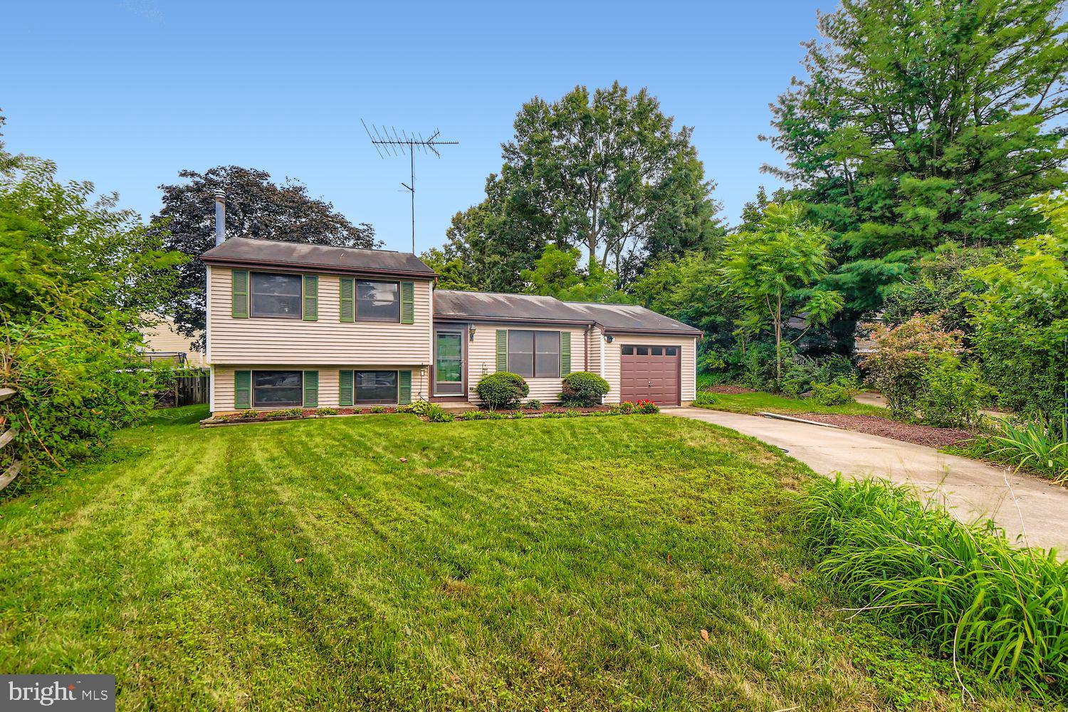 7735 LEASIDE COURT