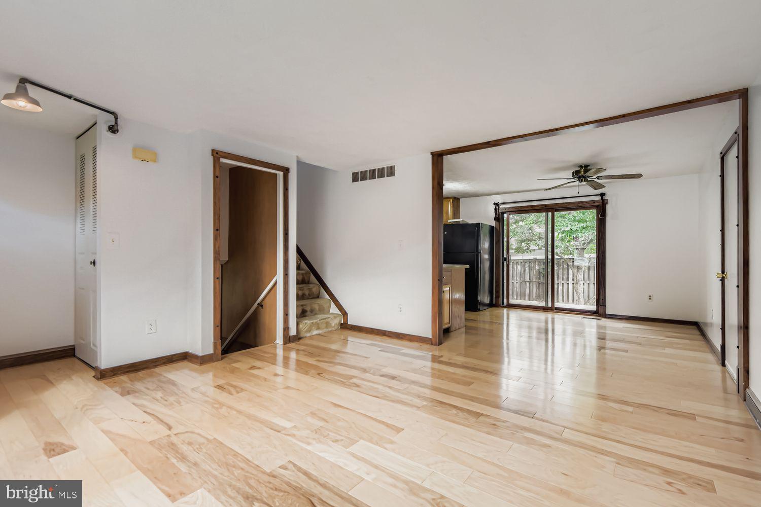 7735 LEASIDE COURT