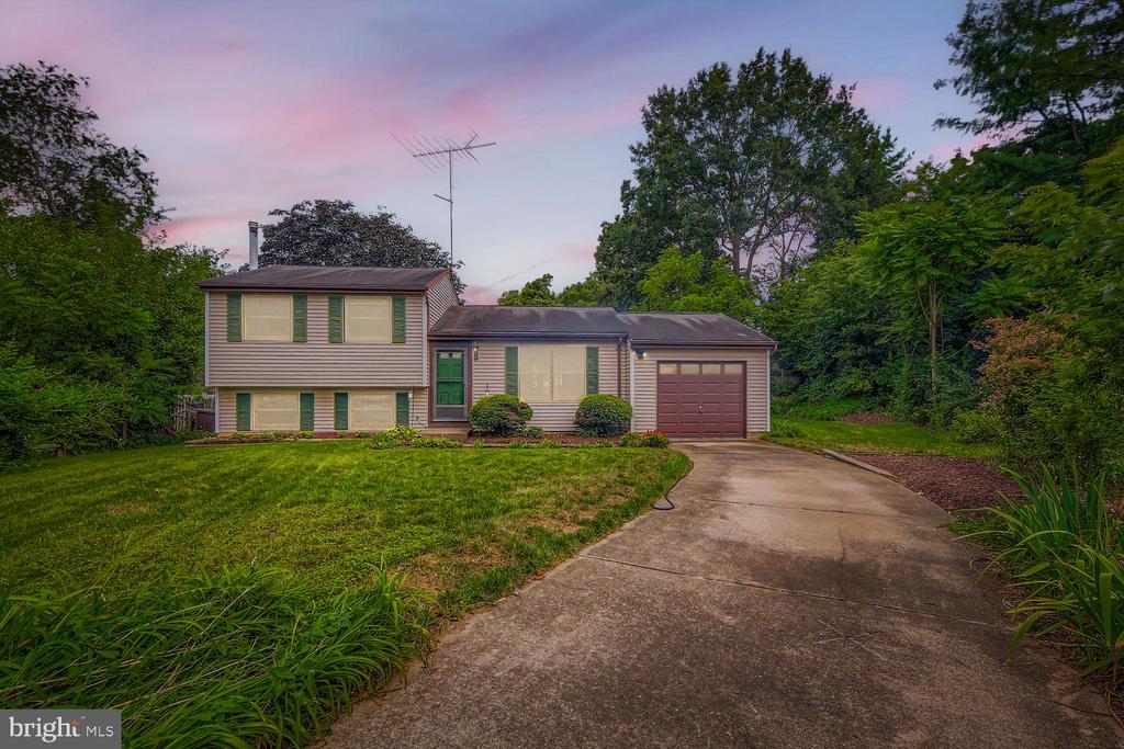 7735 LEASIDE COURT