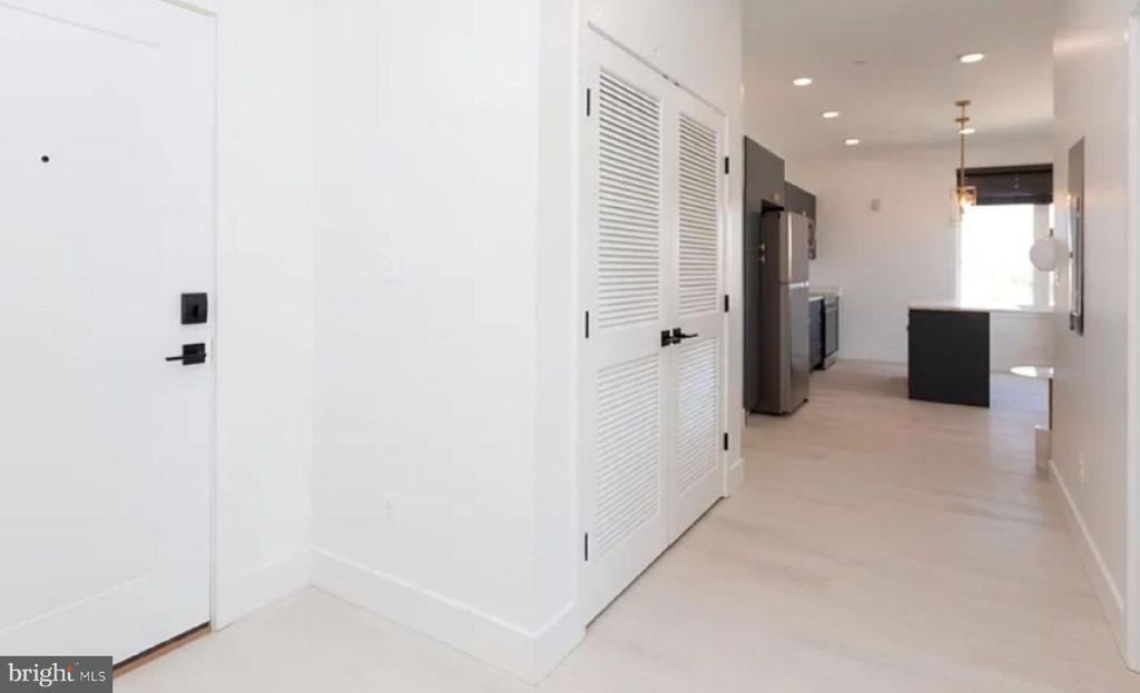 520 S CAROLINE STREET 401