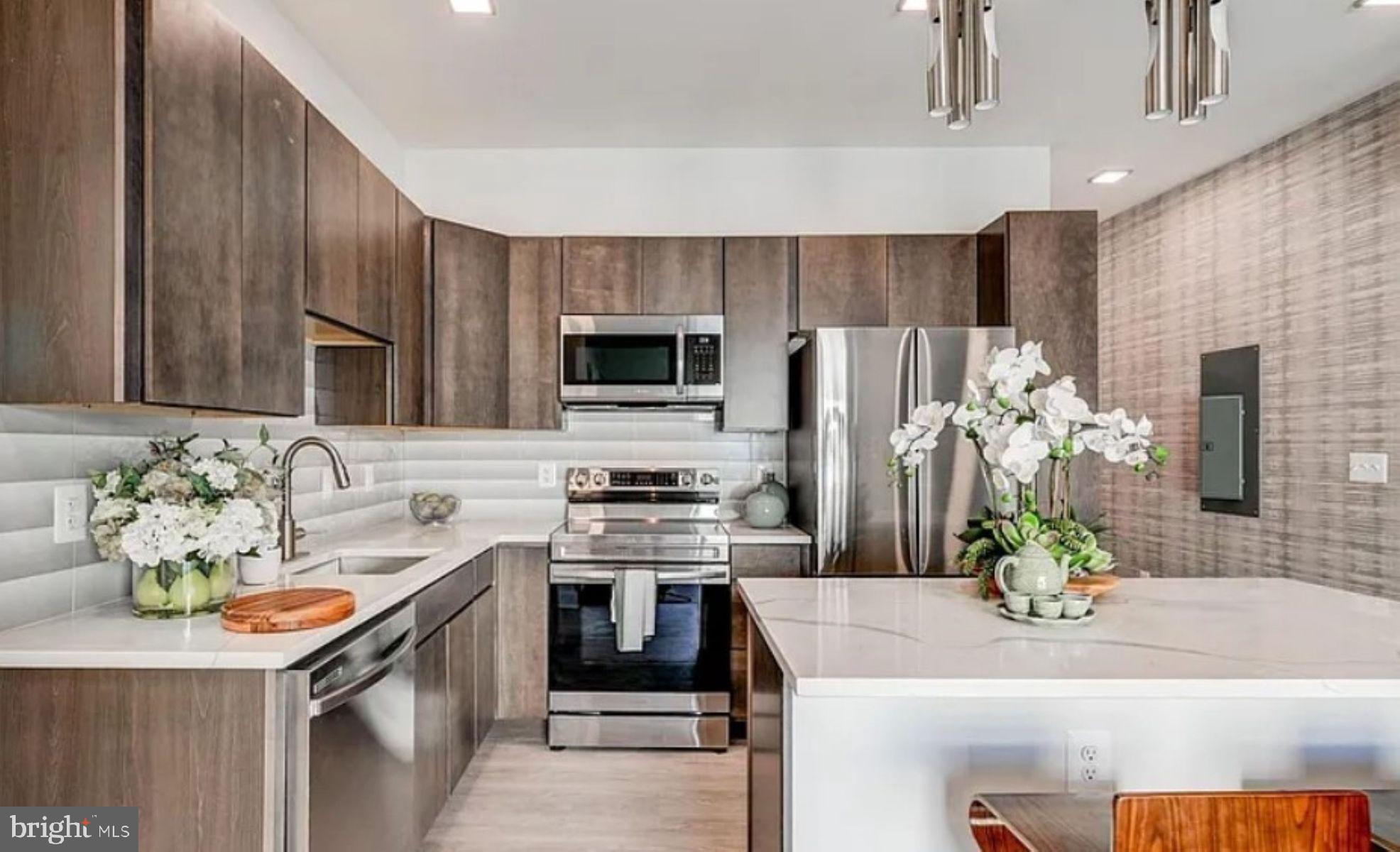421 S BROADWAY 407
