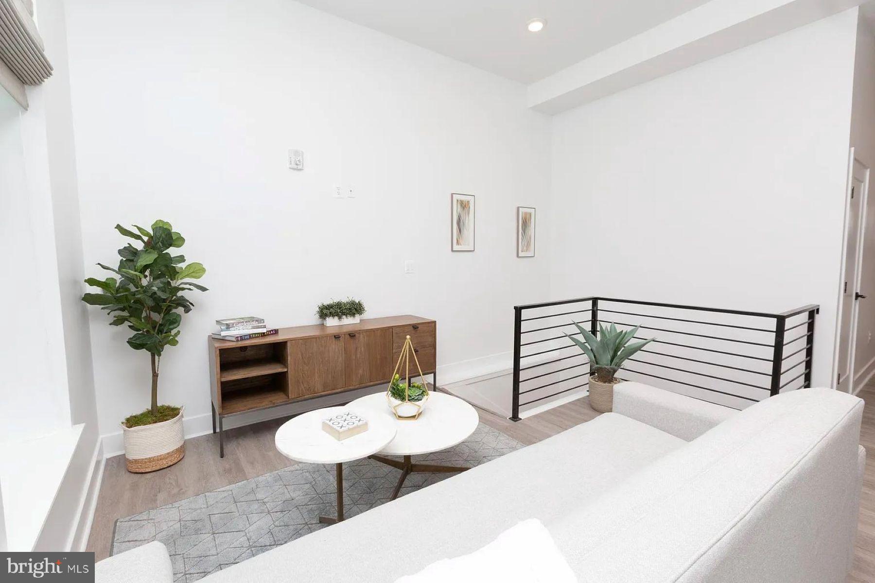 1742 FLEET STREET 304