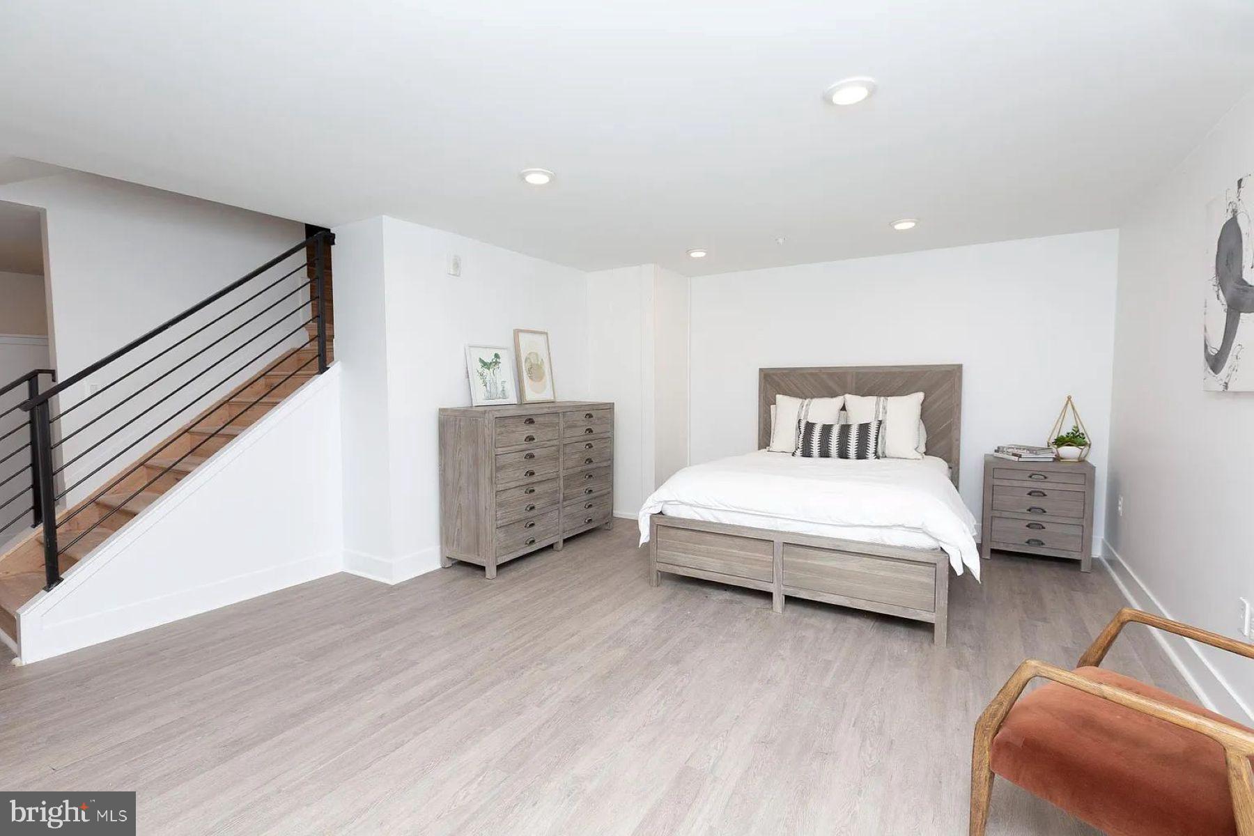 1742 FLEET STREET 304