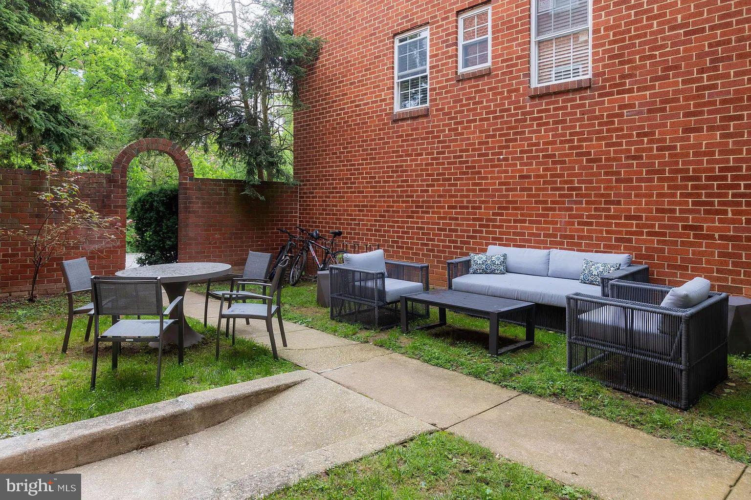 4000 LINKWOOD ROAD 4004D