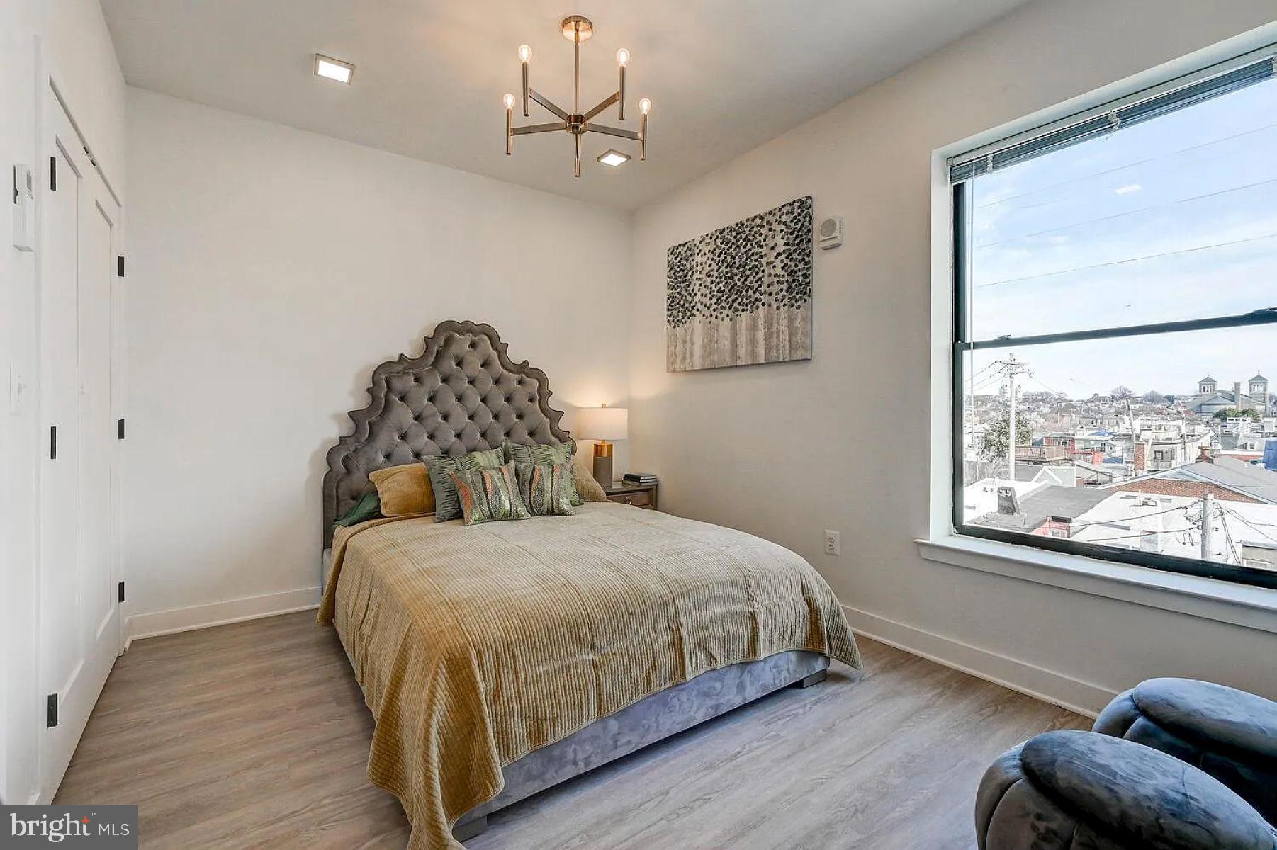 421 S BROADWAY 400