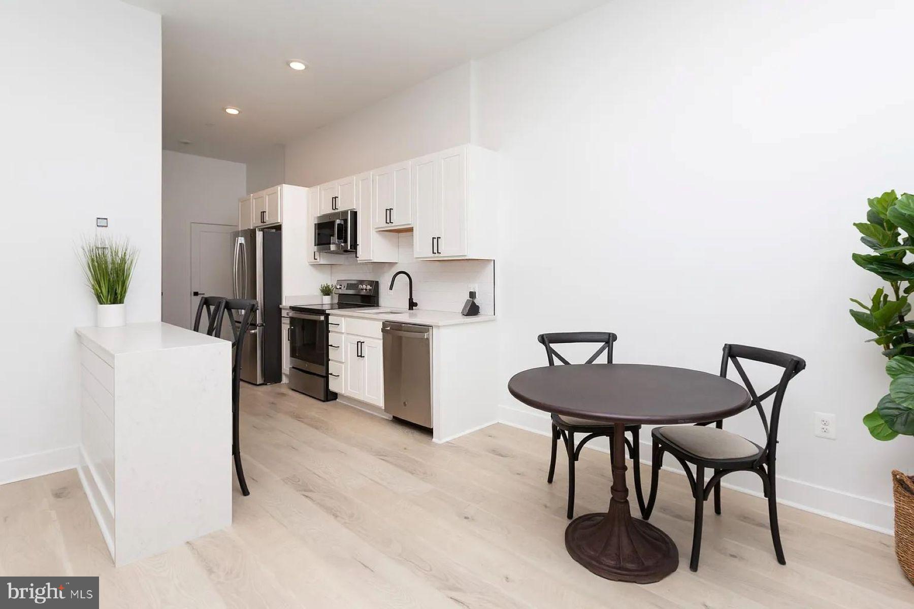 1709 FLEET STREET 302