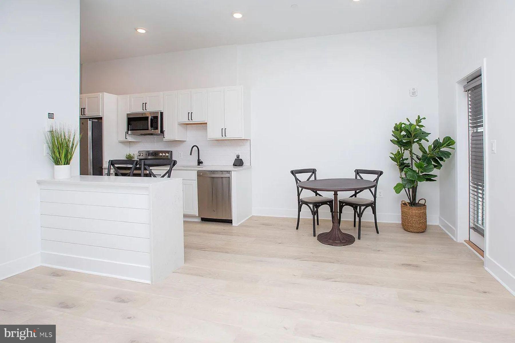 1709 FLEET STREET 302
