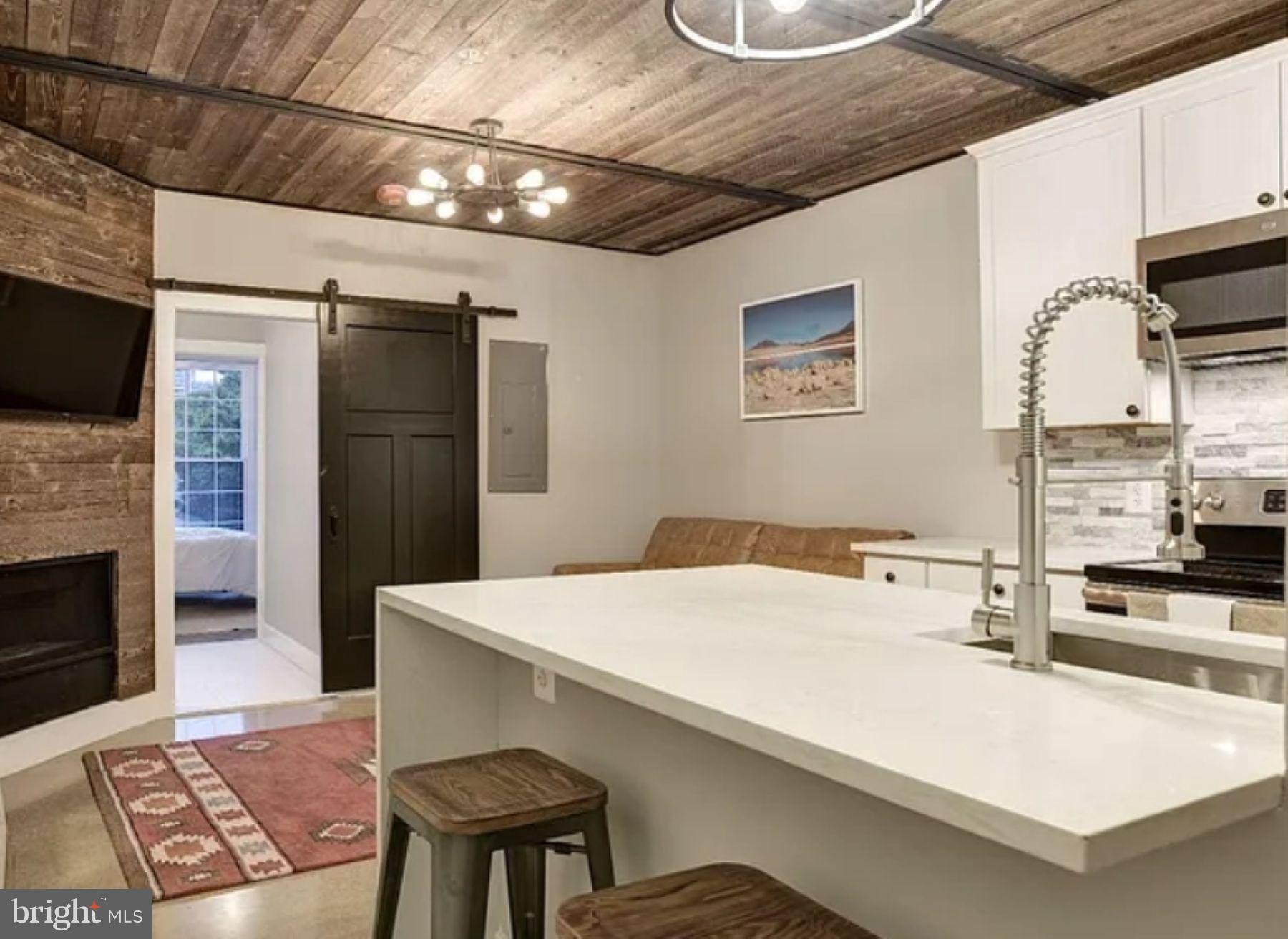 12 W MONTGOMERY STREET W 202